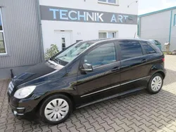 Schwarz Gebraucht 2010 Mercedes B200 Van / Kleinbus | 7.999 € (Teuer)
