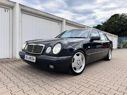 Schwarz Gebraucht 1996 Mercedes E280 Avantgarde Limousine | 7.600 € (Teuer)