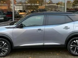 Grau Gebraucht 2021 Peugeot 2008 GT SUV | 15.250 € (Guter Preis)