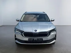 Silber Neu 2024 Skoda Octavia Selection Limousine | 32.730 € (Etwas zu teuer)
