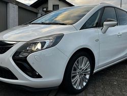Weiß Gebraucht 2015 Opel Zafira Tourer Innovation Van / Kleinbus | 11.900 € (Teuer)