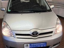 Silber Gebraucht 2007 Toyota Corolla Verso Van / Kleinbus | 6.500 € (Teuer)
