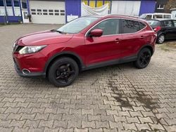 Rot Gebraucht 2017 Nissan Qashqai N-Connecta SUV | 8.940 € (Superpreis)