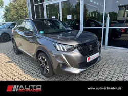 Grau Gebraucht 2021 Peugeot 2008 GT SUV | 19.880 € (Fairer Preis)