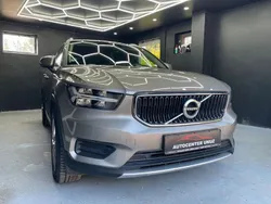 Grau Gebraucht 2021 Volvo XC40 Momentum SUV | 26.299 € (Etwas zu teuer)