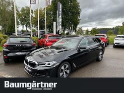 Black sapphire metallic Gebraucht 2023 BMW 520 Kombi | 30.450 € (Superpreis)