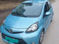Blau Gebraucht 2014 Toyota Aygo Connect Style Kleinwagen | 6.500 € (Etwas zu teuer)