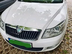 Weiß Gebraucht 2013 Skoda Octavia Kombi | 5.200 € (Teuer)