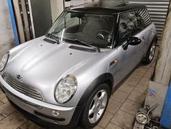 Silber Gebraucht 2003 Mini Cooper Kleinwagen | 2.399 €