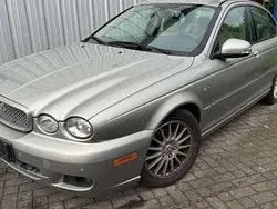 Gold Gebraucht 2010 Jaguar X-type Limousine | 1.234 €
