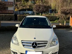 Weiß Gebraucht 2010 Mercedes B180 Van / Kleinbus | 9.999 € (Teuer)