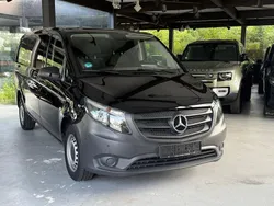 Schwarz Gebraucht 2023 Mercedes Vito Van / Kleinbus | 21.999 €