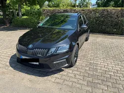 Schwarz Gebraucht 2017 Skoda Octavia RS Kombi | 17.900 € (Etwas zu teuer)