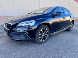Schwarz Gebraucht 2018 Volvo V40 CC Plus Kombi | 18.980 € (Etwas zu teuer)