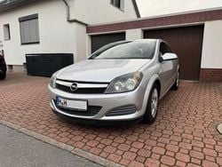 Silber Gebraucht 2009 Opel Astra GTC Innovation Limousine | 3.500 € (Fairer Preis)
