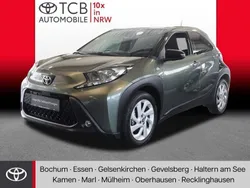 Grün Gebraucht 2022 Toyota Aygo Pulse Kleinwagen | 15.449 € (Fairer Preis)