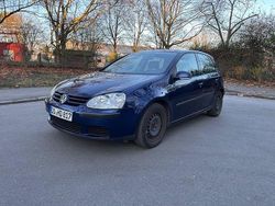 Blau Gebraucht 2004 VW Golf Limousine | 2.500 € (Etwas zu teuer)