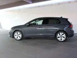 Delfingraumetallic Neu 2025 VW Golf VIII Life Limousine | 26.880 € (Fairer Preis)