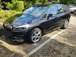 Schwarz Gebraucht 2022 BMW 218 Gran Tourer Advantage Van / Kleinbus | 24.000 € (Etwas zu teuer)