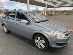 Silber Gebraucht 2009 Opel Astra Kombi | 2.500 € (Fairer Preis)