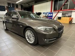 Braun Gebraucht 2011 BMW 530 Kombi | 9.799 € (Superpreis)