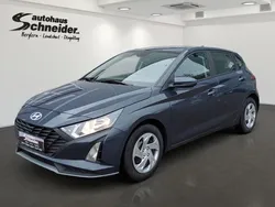 Grau Neu 2024 Hyundai i20 Select Limousine | 16.990 € (Guter Preis)