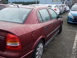 Rot Gebraucht 1999 Opel Astra Limousine | 2.100 € (Fairer Preis)