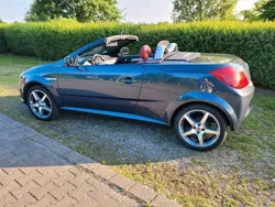 Blau Gebraucht 2007 Opel Tigra Cabrio | 3.900 € (Teuer)