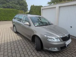 Beige Gebraucht 2010 Skoda Octavia Ambiente Kombi | 6.000 € (Guter Preis)