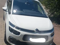 Weiß Gebraucht 2017 Citroën Grand C4 Picasso Van / Kleinbus | 11.400 € (Fairer Preis)