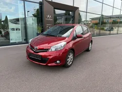 Rot Gebraucht 2013 Toyota Yaris Edition | 6.490 € (Guter Preis)