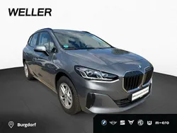 Grau Gebraucht 2023 BMW 218 Active Tourer Performance Van / Kleinbus | 30.495 € (Guter Preis)