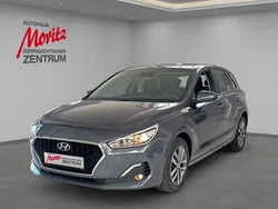 Micron grey met. Gebraucht 2020 Hyundai i30 Trend Limousine | 16.450 € (Etwas zu teuer)