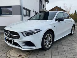 Weiß Gebraucht 2020 Mercedes A250 AMG Limousine | 20.999 € (Fairer Preis)