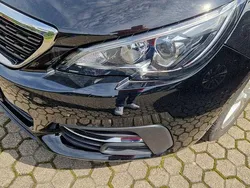 Schwarz perla nera/metalliclackierung (metallic) Gebraucht 2019 Peugeot 308 Active Limousine | 14.500 € (Etwas zu teuer)