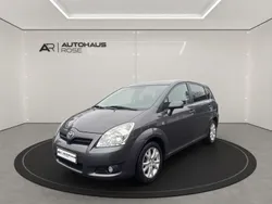 Grau Gebraucht 2008 Toyota Corolla Verso Van / Kleinbus | 8.490 € (Teuer)