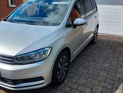 Silber Gebraucht 2018 VW Touran Comfortline Van / Kleinbus | 14.900 € (Guter Preis)