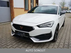 "candy" weiss Gebraucht 2022 Cupra Leon VZ Limousine | 25.690 € (Guter Preis)