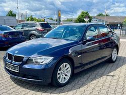 Blau Gebraucht 2006 BMW 318 Comfort Edition Limousine | 3.900 € (Fairer Preis)