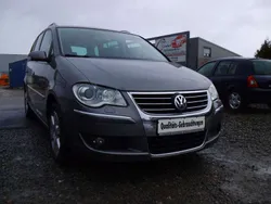 Grau Gebraucht 2007 VW Touran Highline Van / Kleinbus | 5.950 € (Teuer)