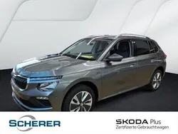 Graphitegrau metallic (metallic) Gebraucht 2024 Skoda Kamiq Selection SUV | 25.900 € (Teuer)