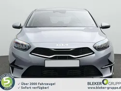 Lunarsilber Neu 2025 Kia Ceed 4 Limousine | 27.490 € (Fairer Preis)