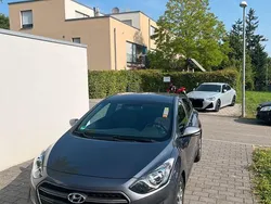 Grau Gebraucht 2016 Hyundai i30 Passion Limousine | 6.200 € (Guter Preis)