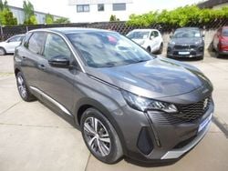 Grau Gebraucht 2022 Peugeot 3008 Allure SUV | 18.999 € (Fairer Preis)