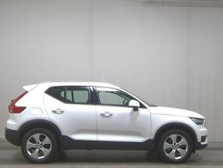 Weiss Gebraucht 2020 Volvo XC40 Momentum SUV | 23.980 €