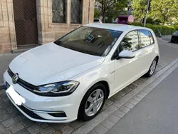 Weiß Gebraucht 2019 VW Golf VII Highline Limousine | 18.900 € (Fairer Preis)