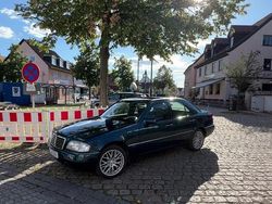Grün Gebraucht 1994 Mercedes C180 Elegance Limousine | 5.300 €