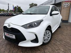 Weiß Gebraucht 2022 Toyota Yaris Basis Kleinwagen | 14.990 € (Fairer Preis)