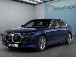 Blau Neu 2025 BMW 740 M Sport Limousine | 166.599 €