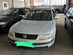 Silber Gebraucht 2000 VW Passat Kombi | 750 € (Guter Preis)